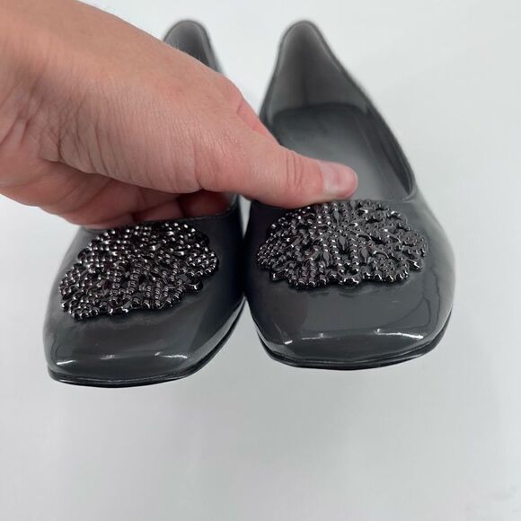 Tahari Gray‎ Patent Leather Sherry Pumps size 7.5 - Picture 8 of 9